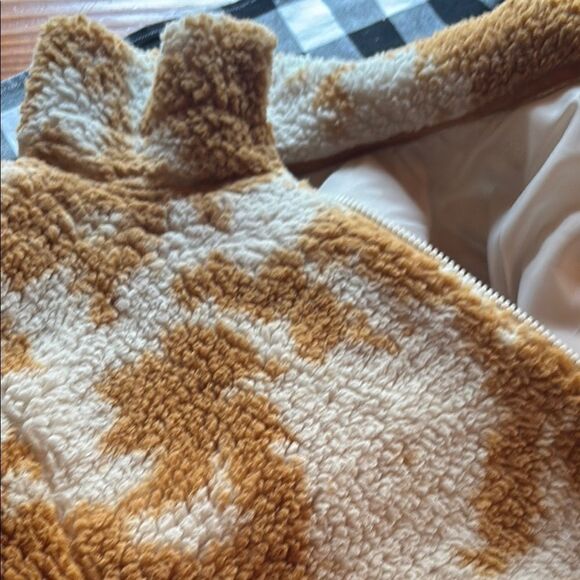 Betsey Johnson Cozy Tan and Cream Cow like print Sherpa Jacket - Picture 11 of 14